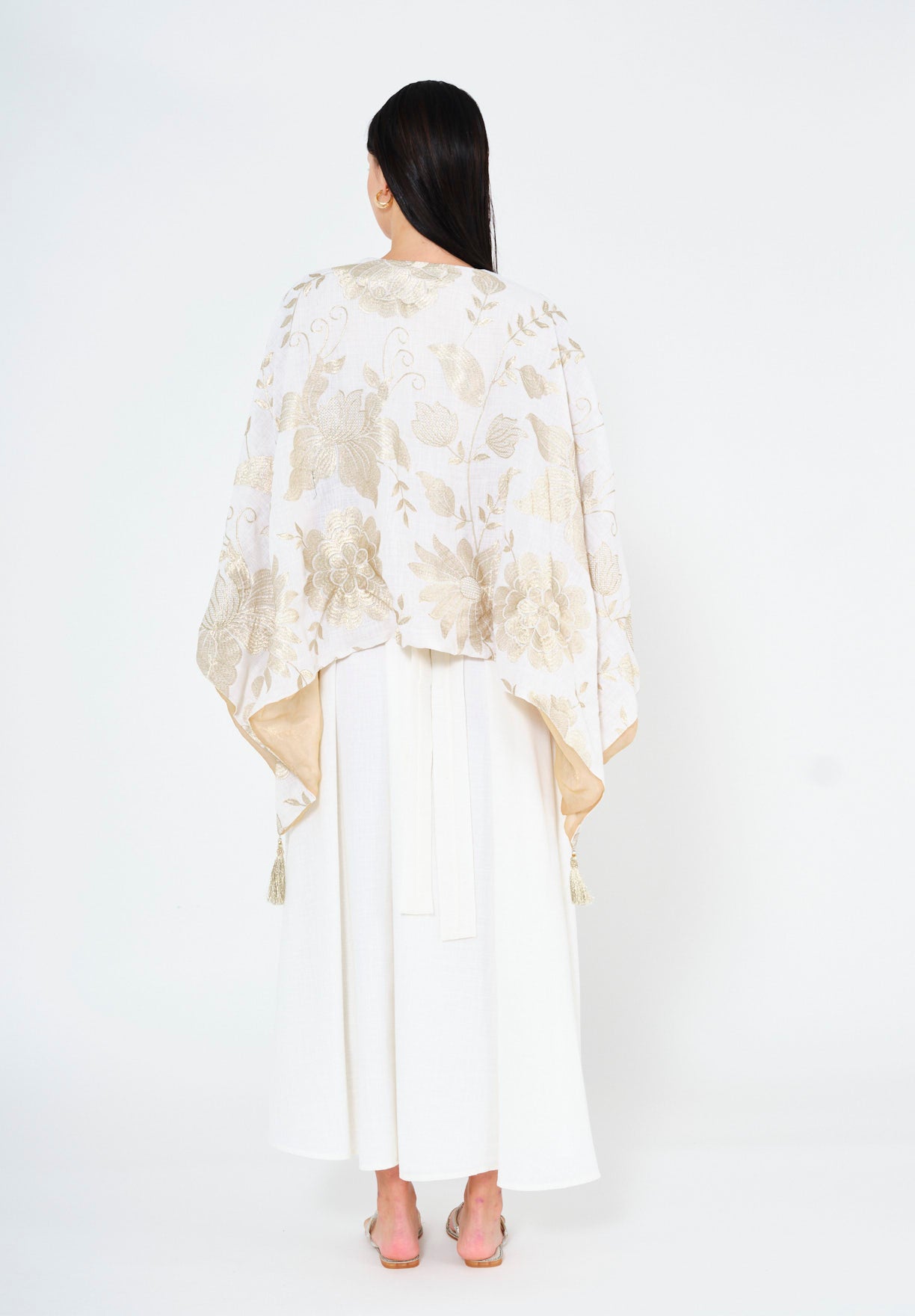 Royal Bloom Embroidered Jalabiya with Tassel Accents