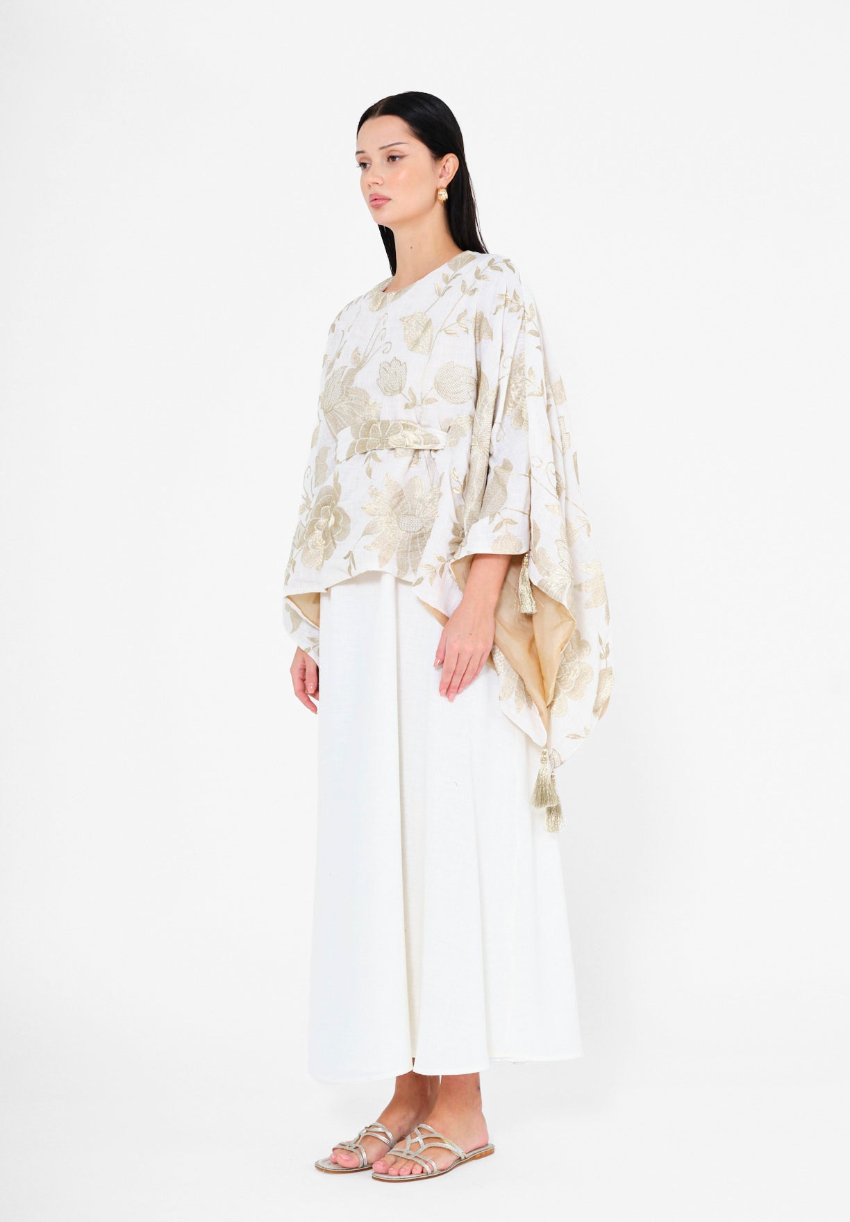 Royal Bloom Embroidered Jalabiya with Tassel Accents