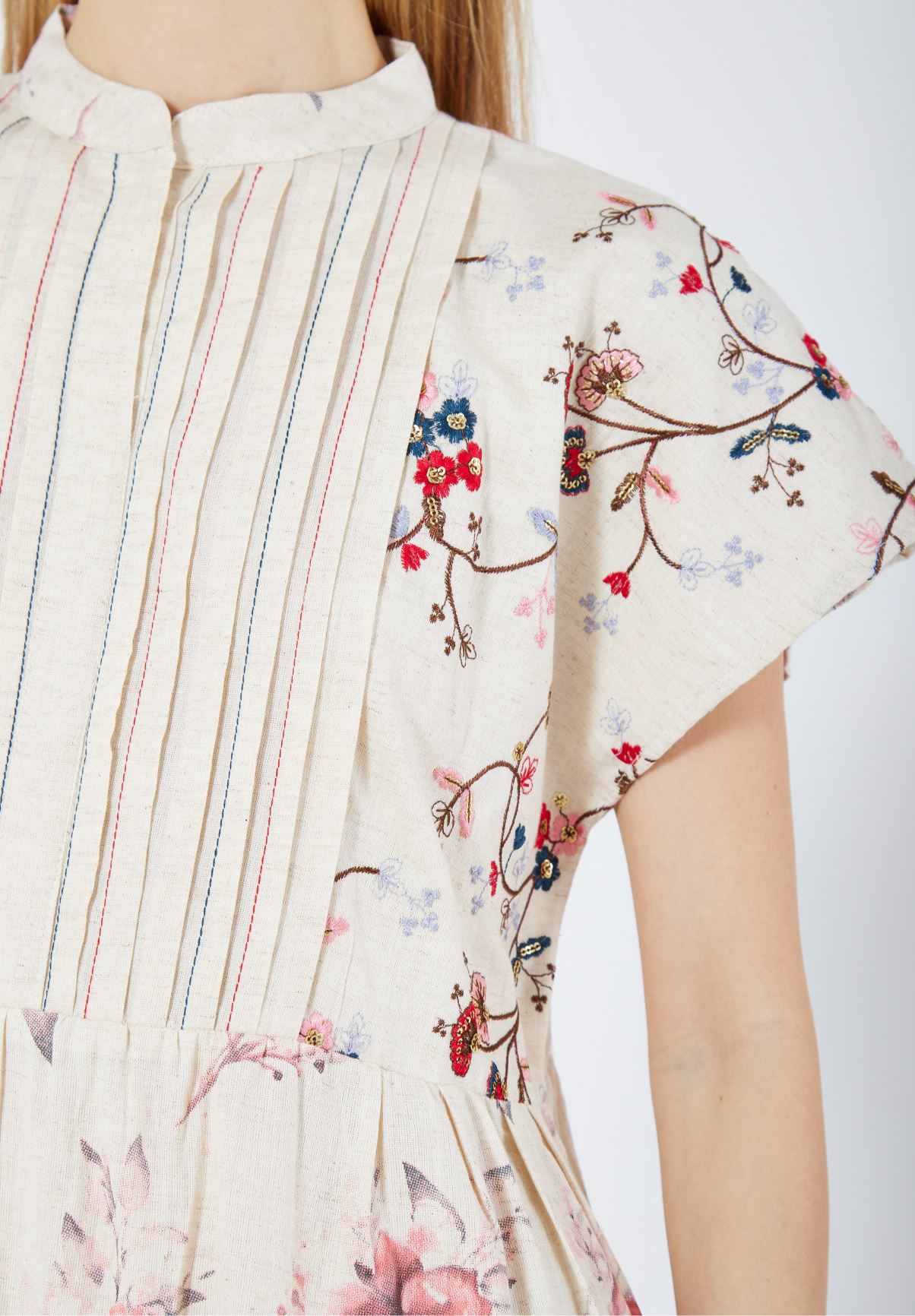 Beautiful Printed Long Dress With Collared Neckline And Short Sleeves