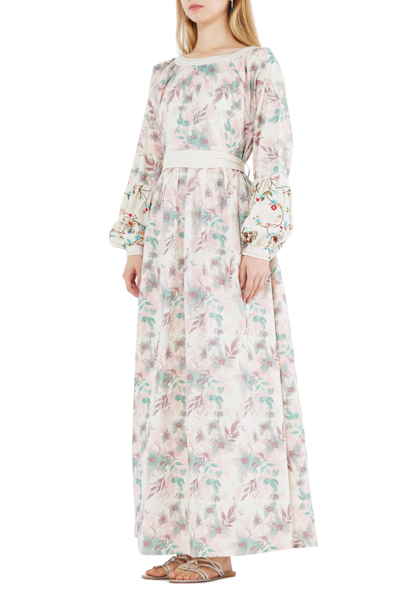 Beautiful Printed Long Dress With Round Neckline And Long Sleeves