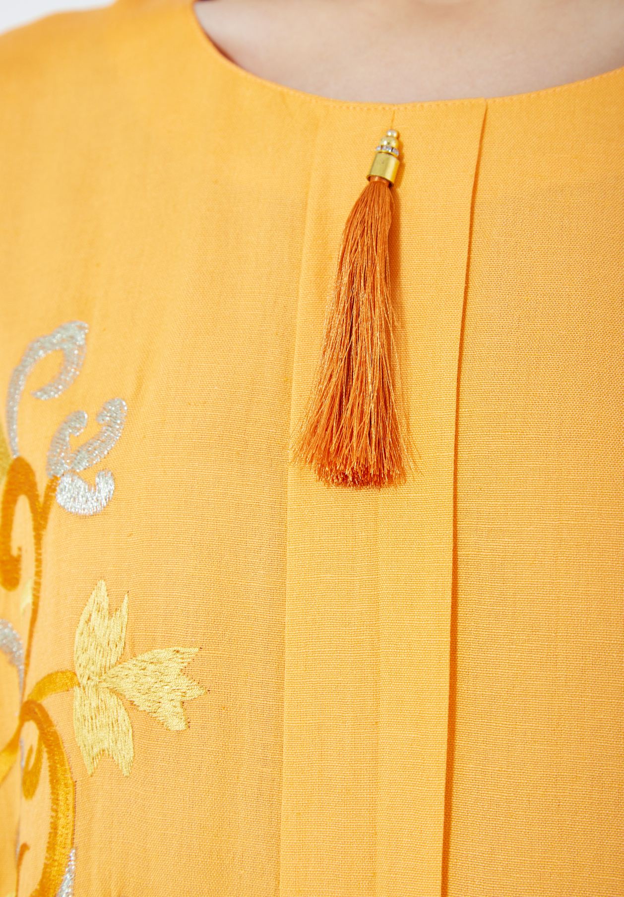 Beautiful Embroidered Long Dress With Round Neckline And Long Sleeves