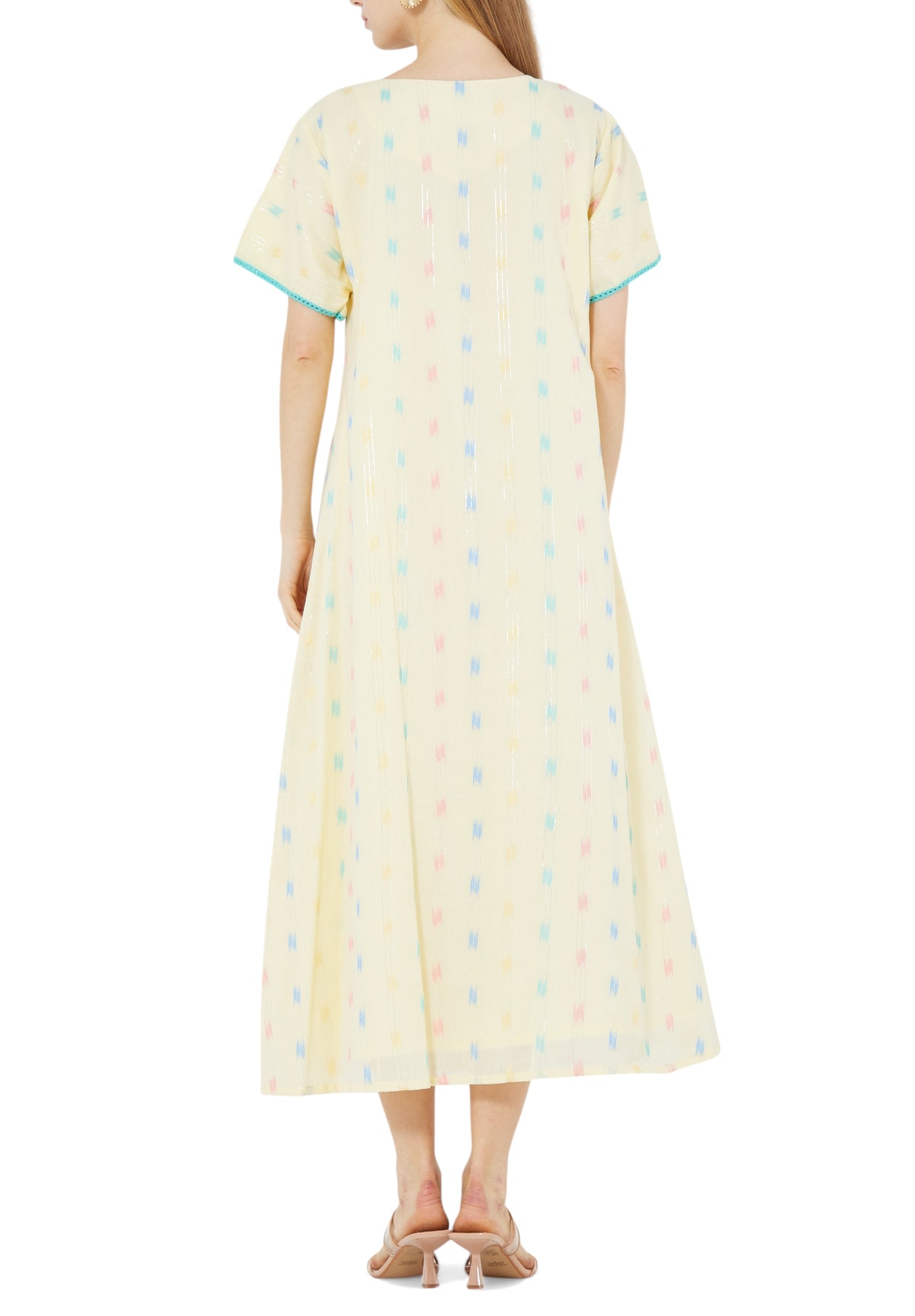 Stunning Embroidered Midi Dress With Round Neckline With Short Sleeves