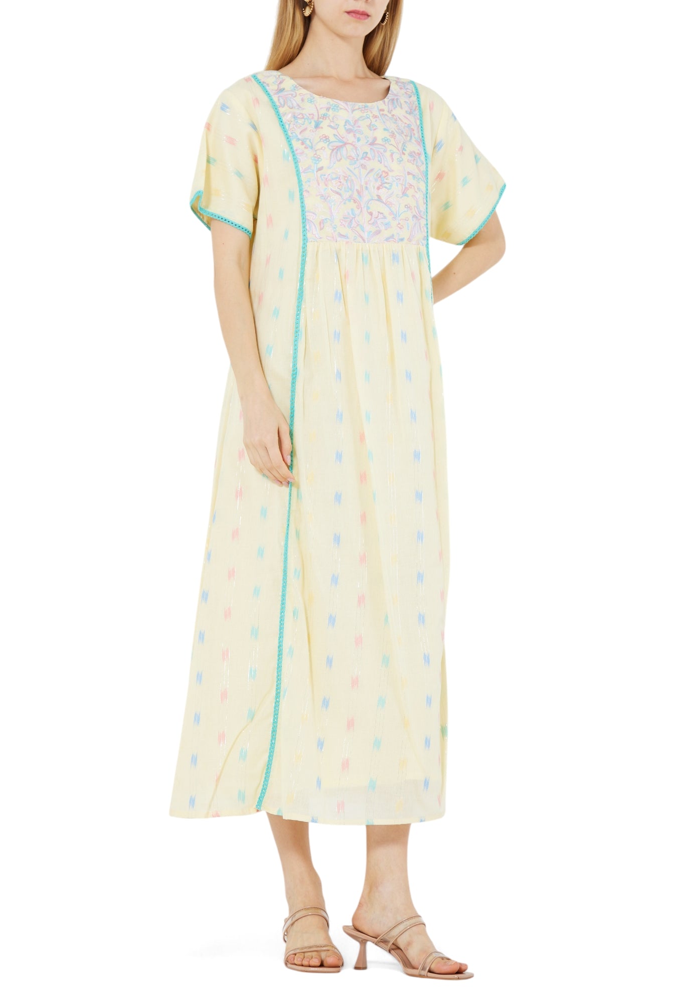 Stunning Embroidered Midi Dress With Round Neckline With Short Sleeves