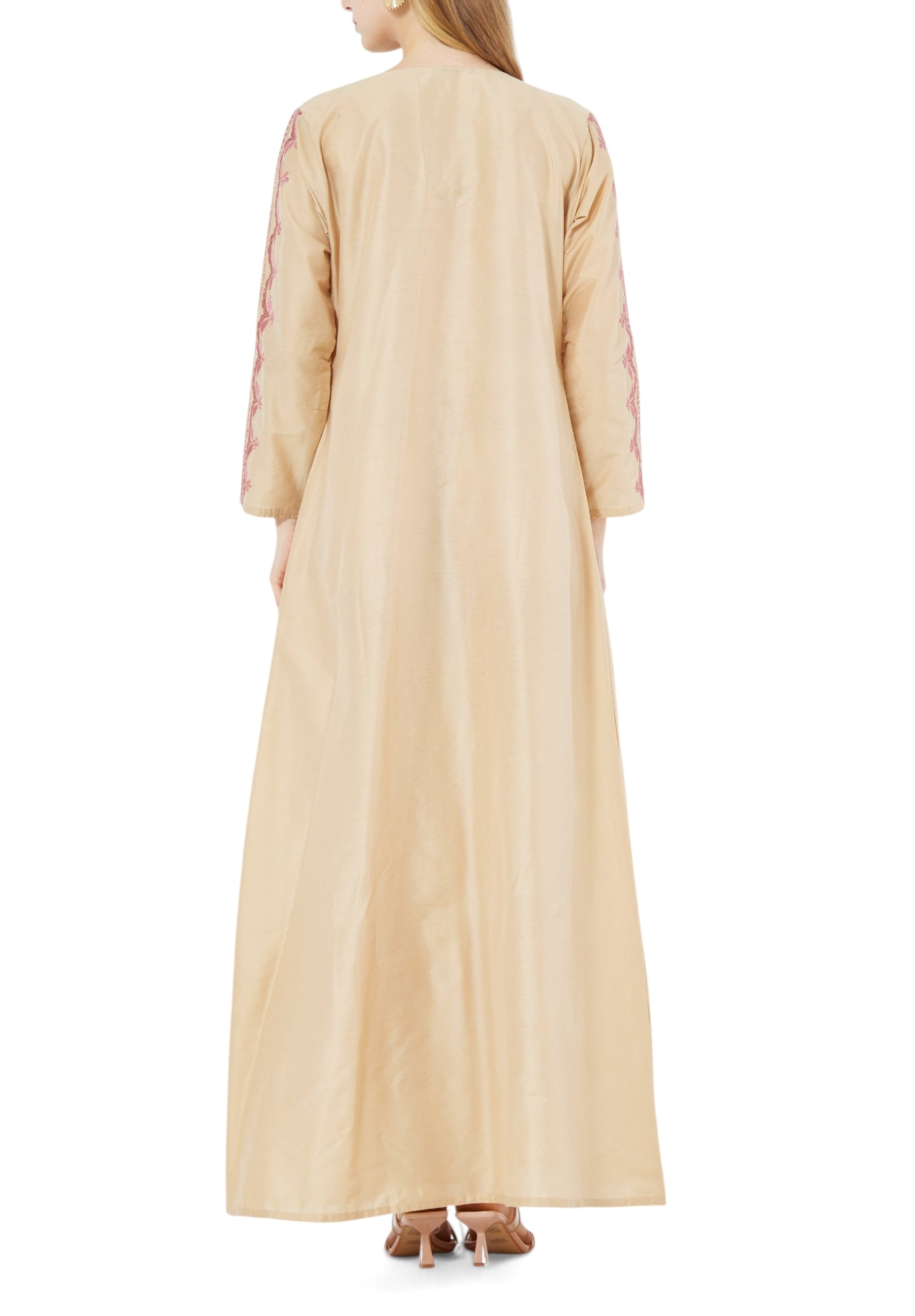 Beautiful Embroidered Taffeta Long Dress With Round Neckline And Long Sleeves