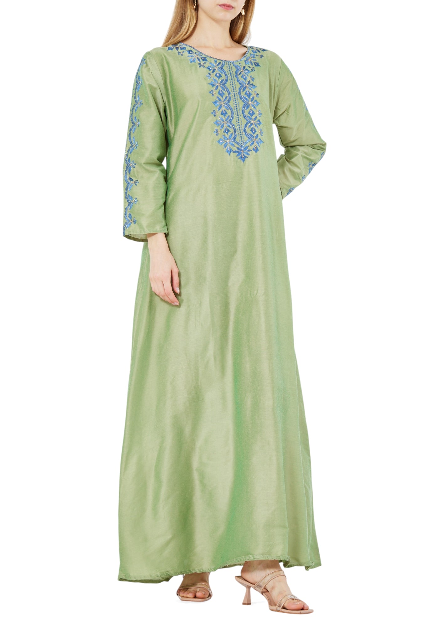 Beautiful Embroidered Taffeta Long Dress With Round Neckline And Long Sleeves