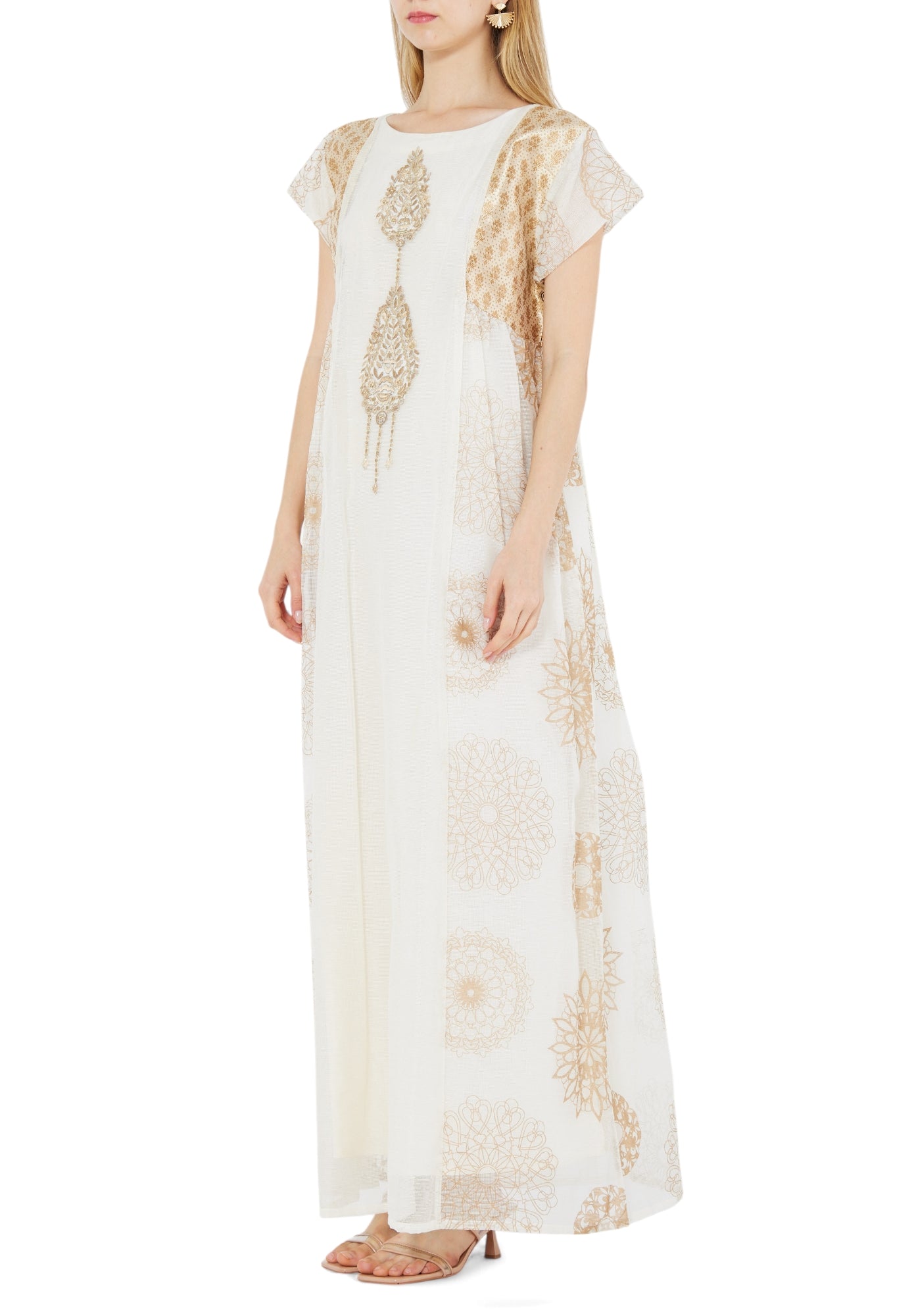 Stunning Embroidered A-Line Long Dress With Round Neckline And Cape Sleeves