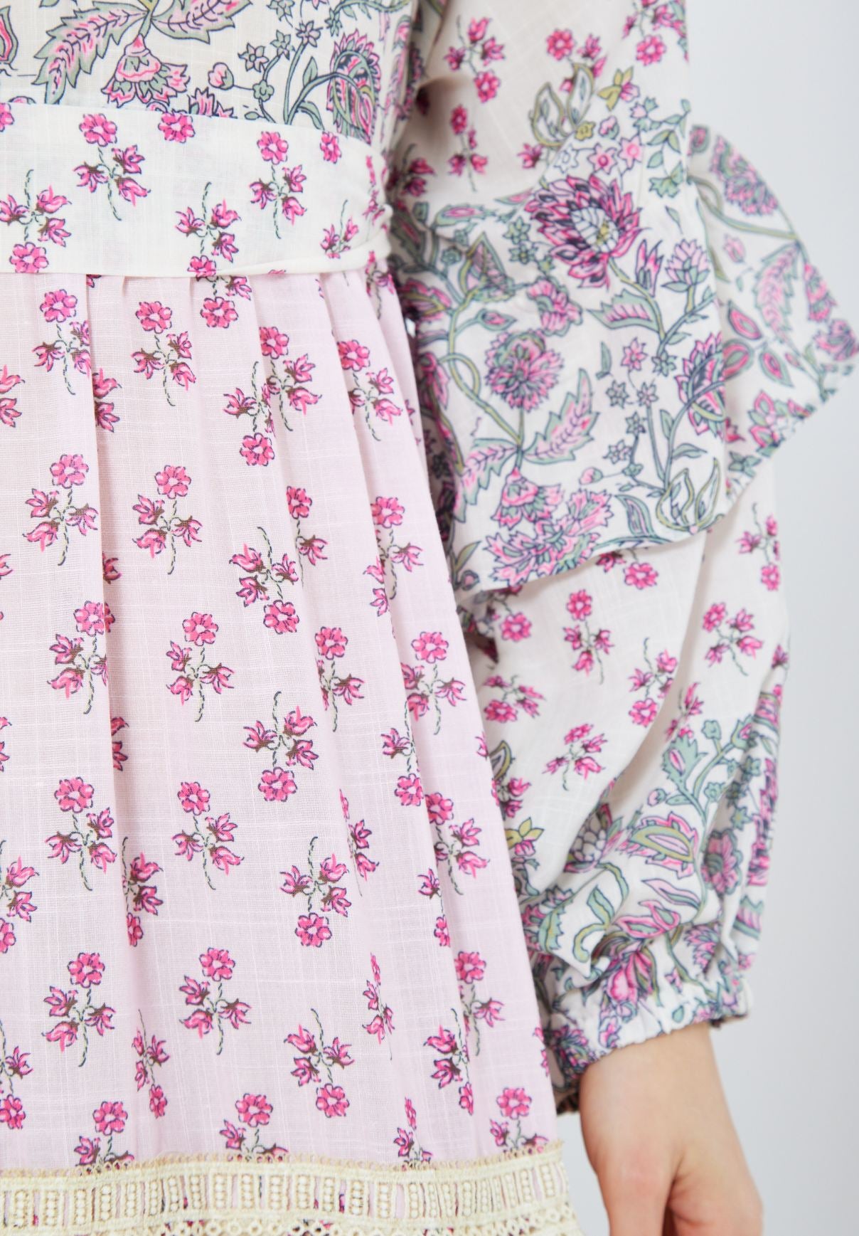 Beautiful Printed Long Frilled Dress With V-Neckline And Long Sleeves
