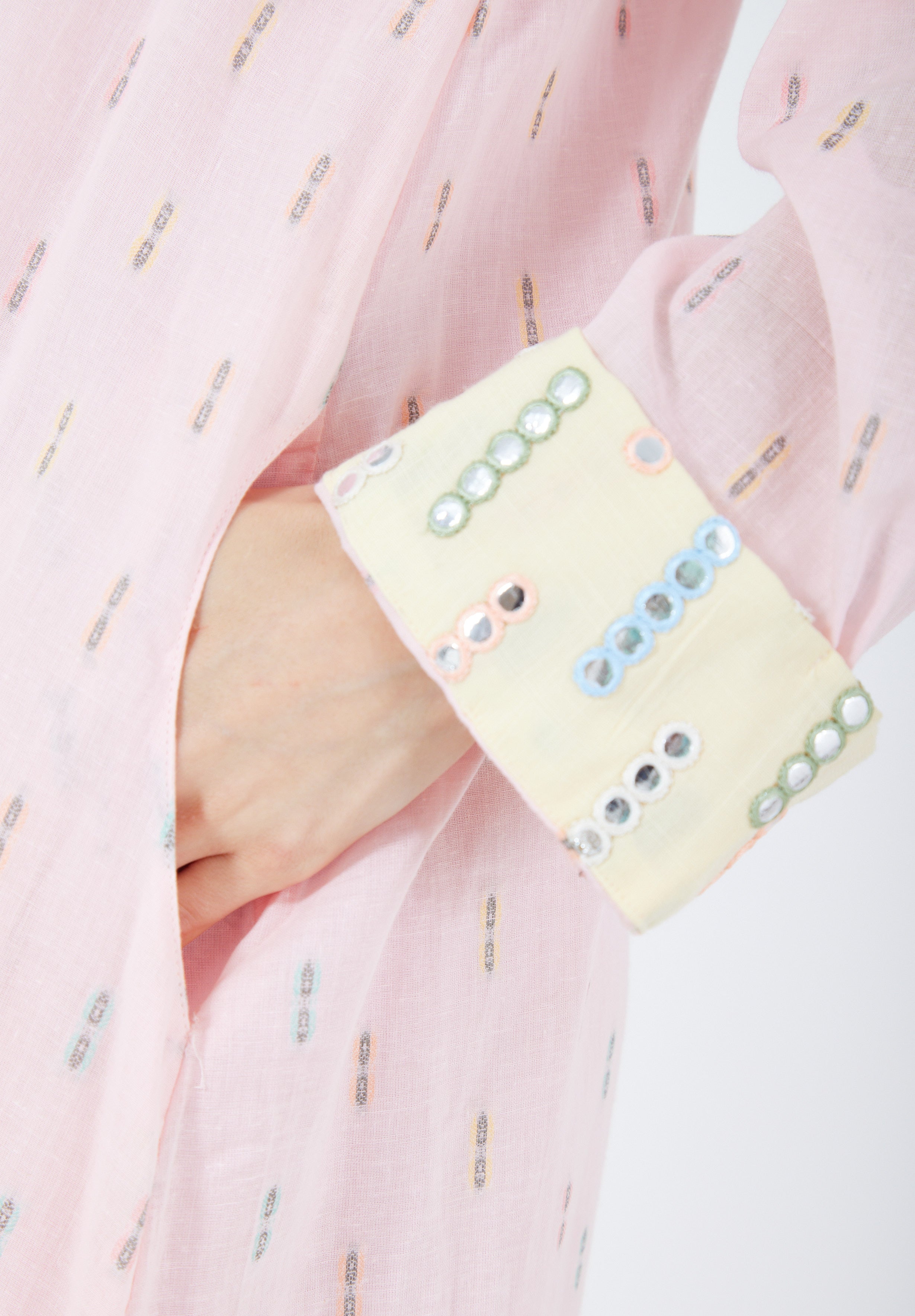 Beautiful V-Neckline Loose fit Jalabiya With Long Sleeves