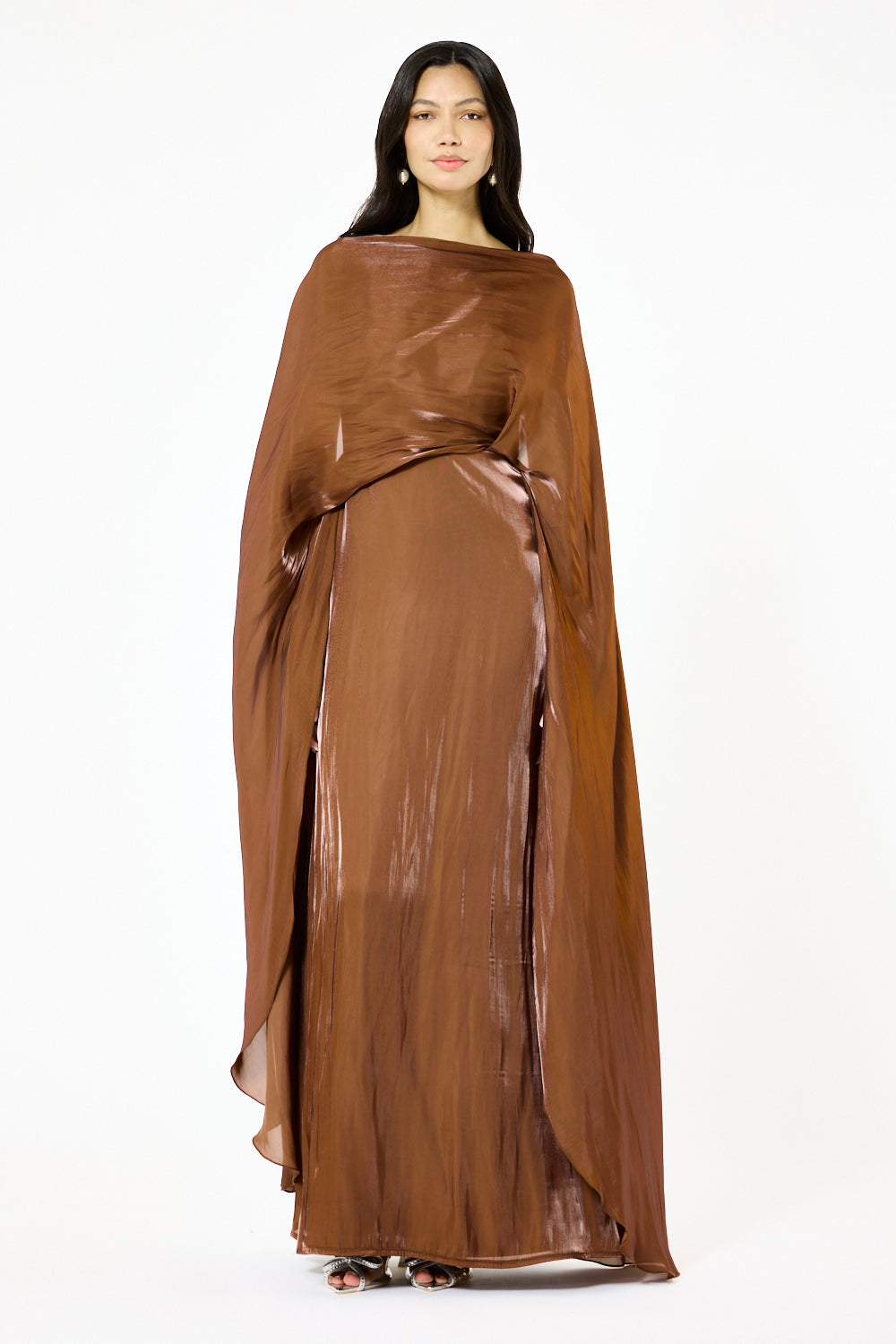 <tc>فستان ساتان كاب بانسدالات غير متماثلة</tc>
