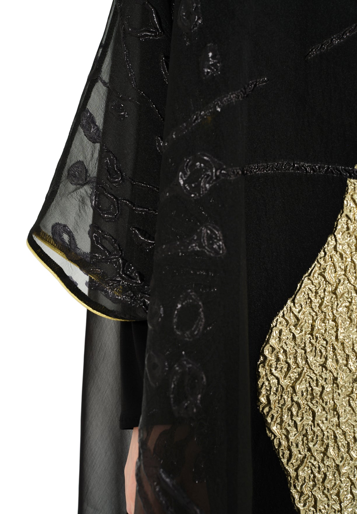 Beautiful Metallic Shaded Jalabiya With Round Neckline With Half Sleeves