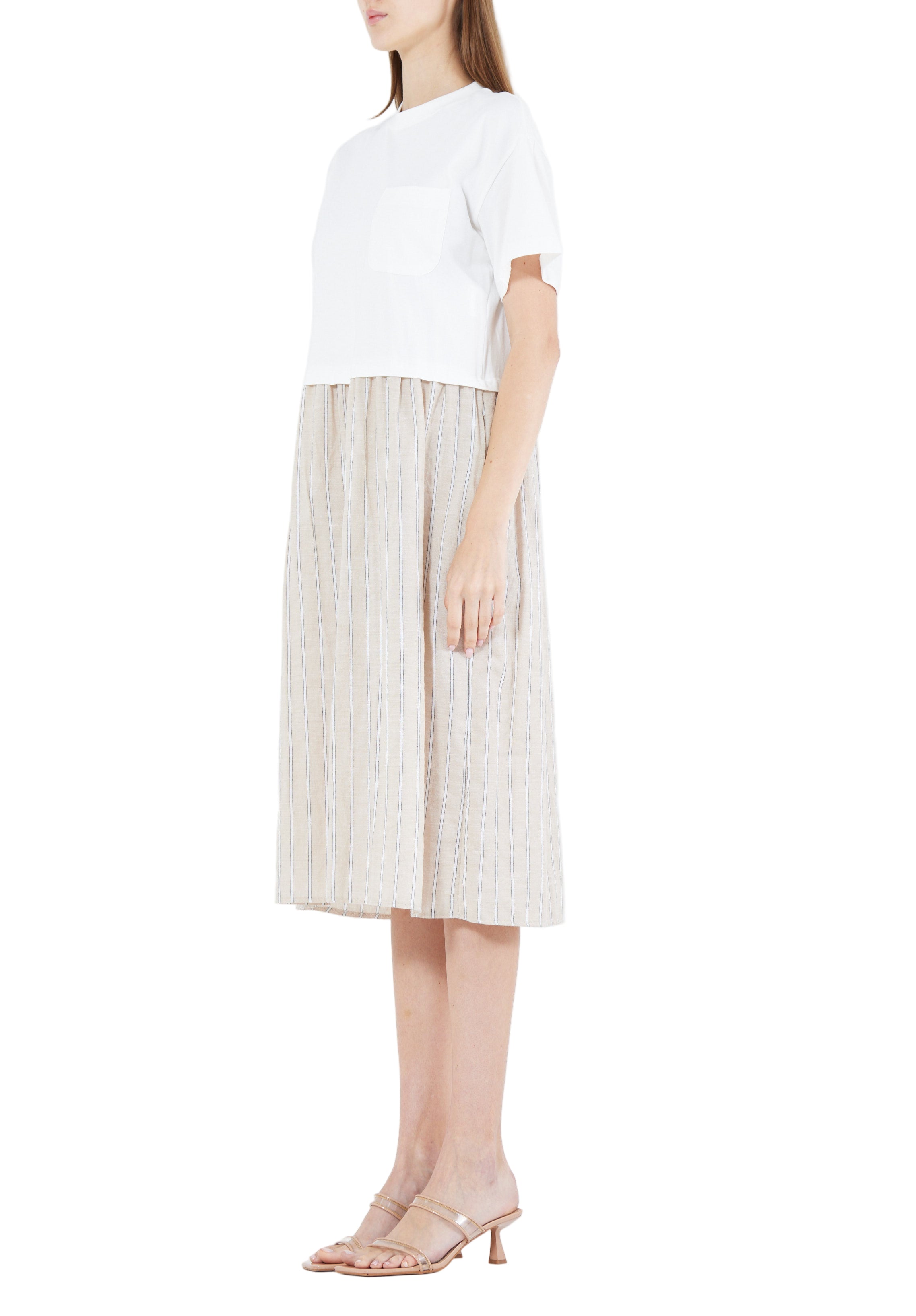 Simple And Elegant Midi Dress With Round Neckline With Short Sleeves