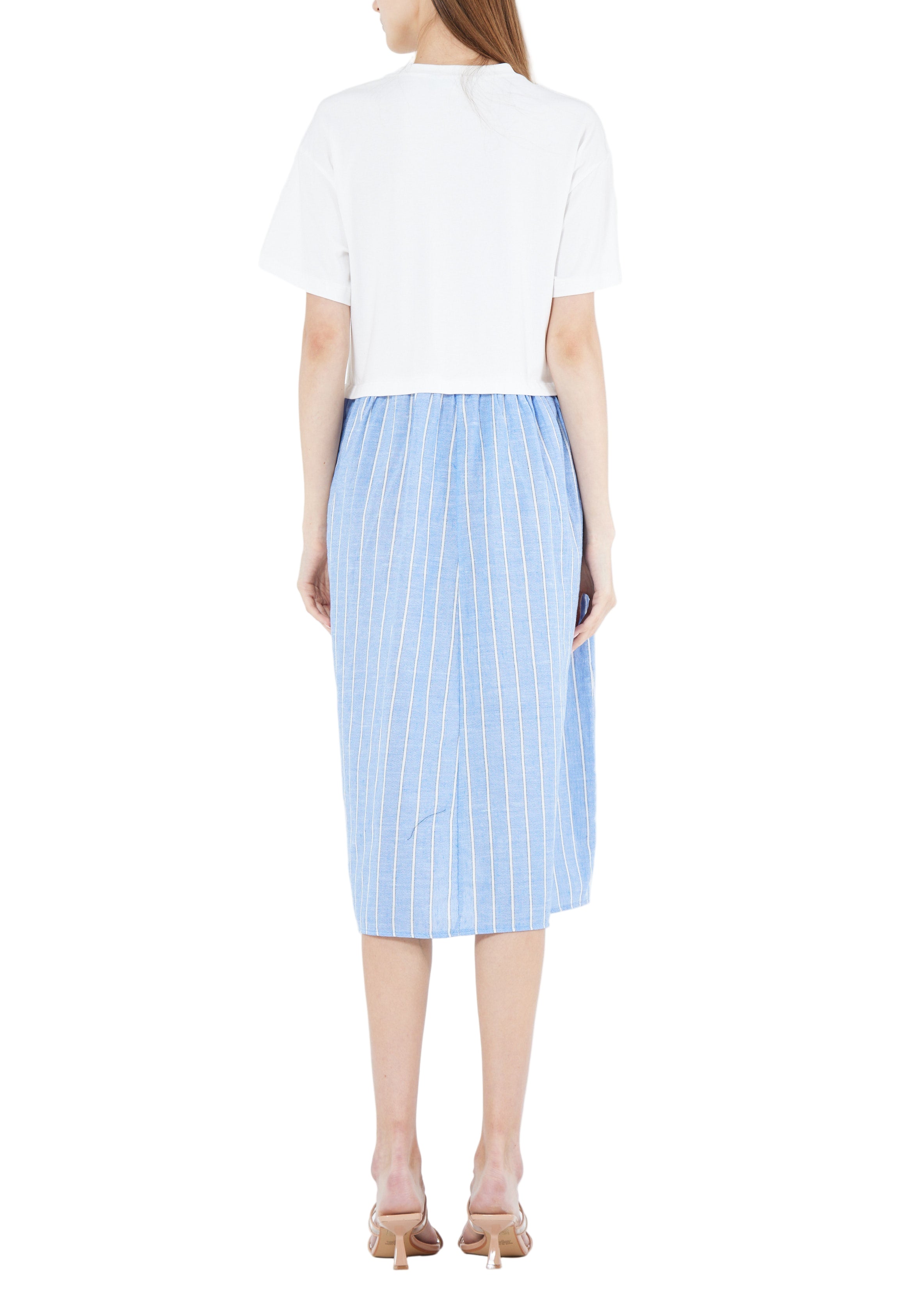Simple And Elegant Midi Dress With Round Neckline With Short Sleeves