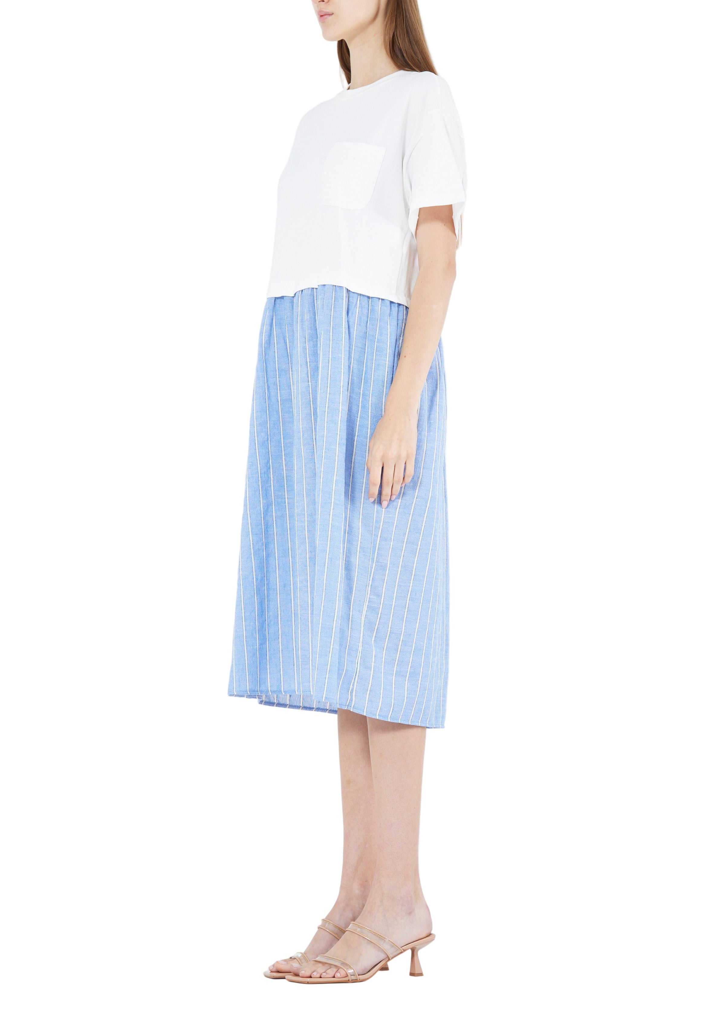 Simple And Elegant Midi Dress With Round Neckline With Short Sleeves