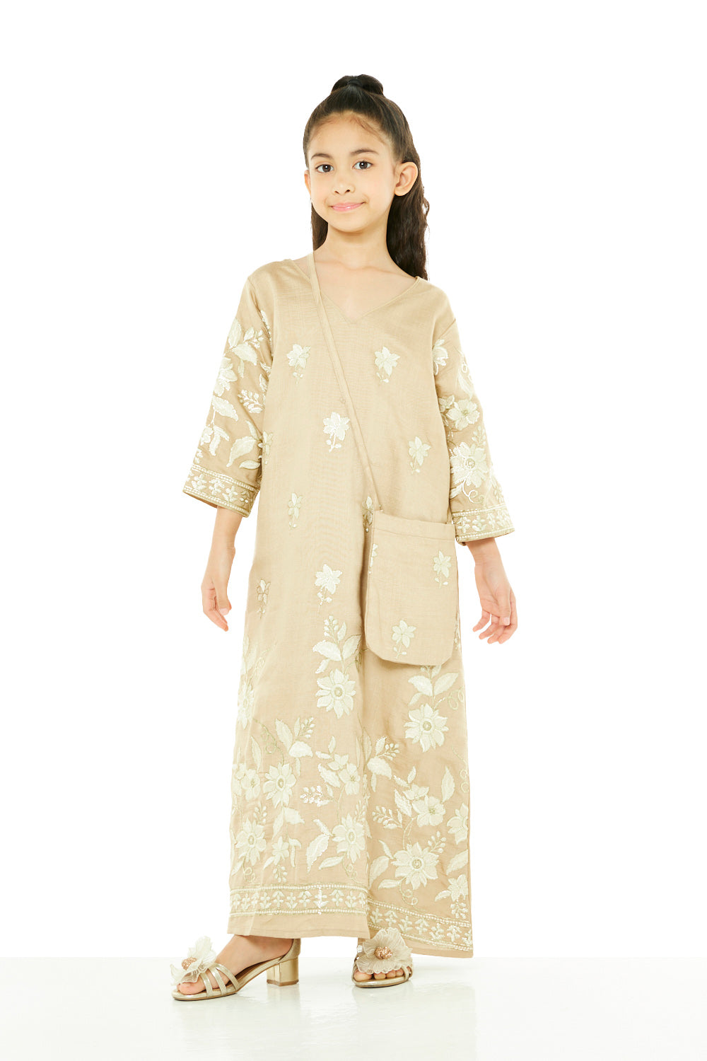 Embroidered Jalabiya with Crossbody Bag