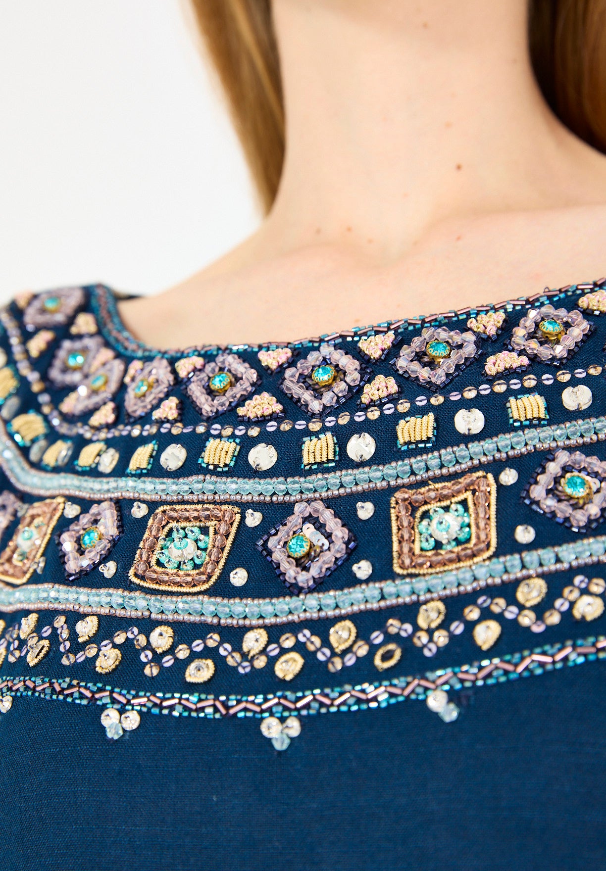 Wide Sleeve Geometric Motif Embroidered Jalabiya