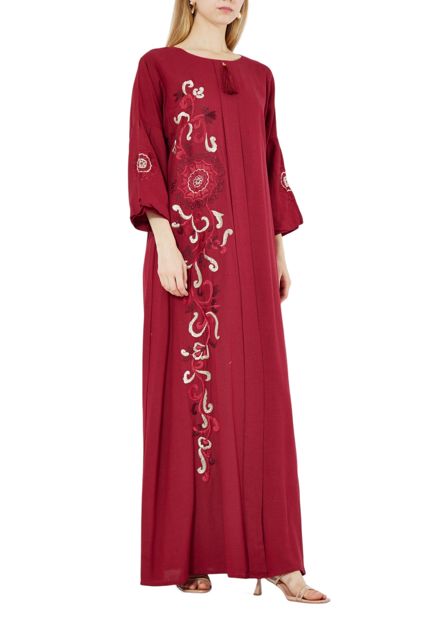 Beautiful Embroidered  Long Dress With Round Neckline And Long Sleeves