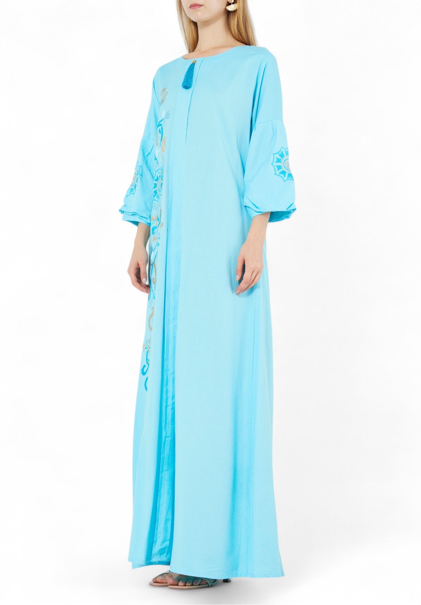 Beautiful Embroidered  Long Dress With Round Neckline And Long Sleeves
