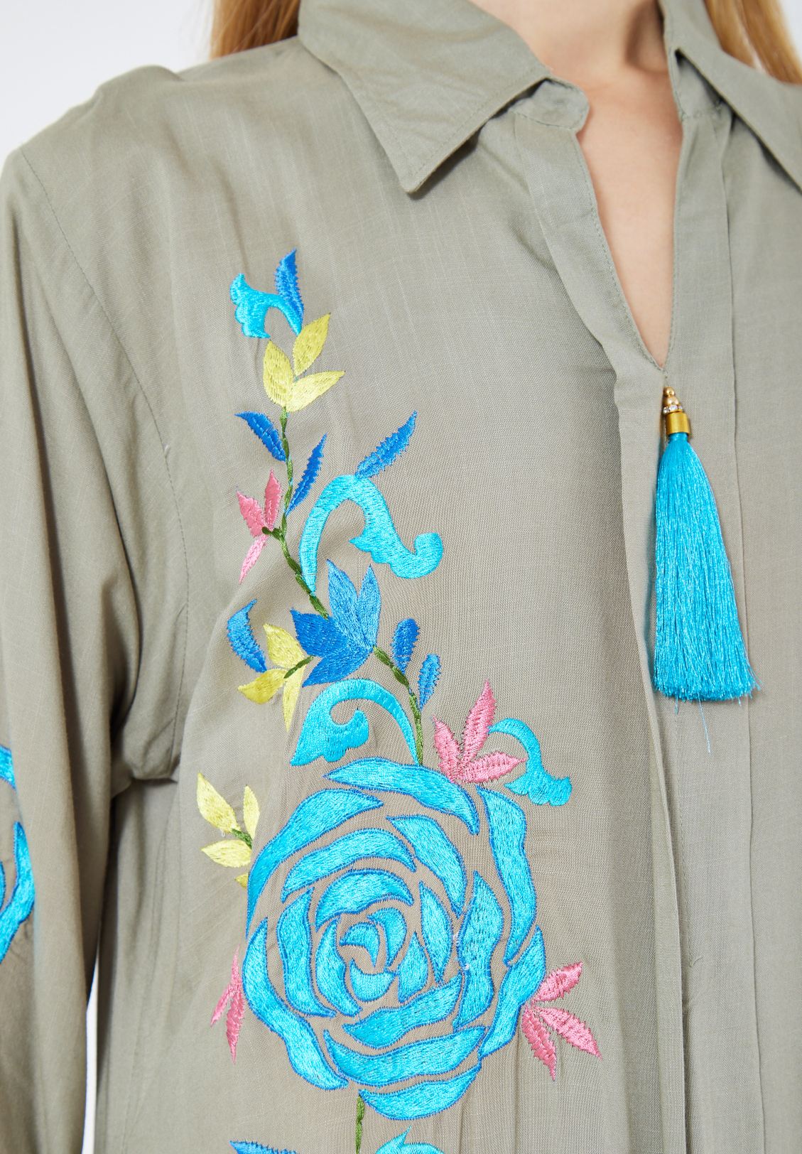 Beautiful Embroidered Long Dress With Collared Neckline And Long Sleeves