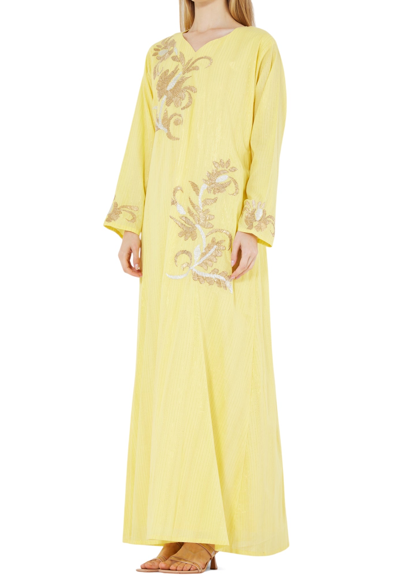 Stunning Embroidered Long Dress With V-Neckline And Long Sleeves