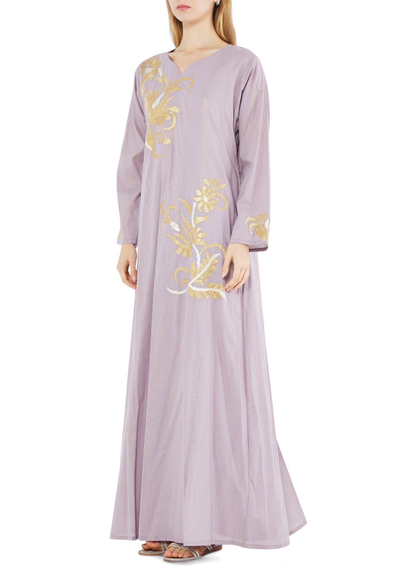 Stunning Embroidered Long Dress With V-Neckline And Long Sleeves
