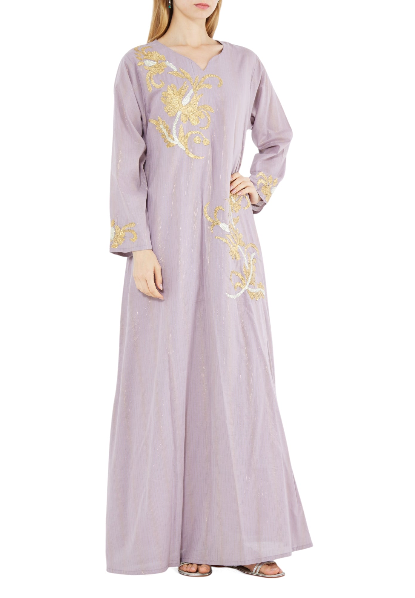Stunning Embroidered Long Dress With V-Neckline And Long Sleeves