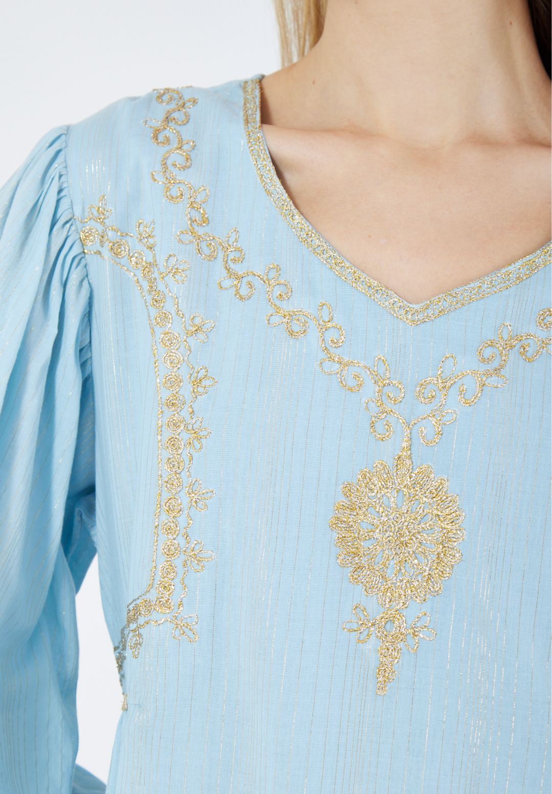 Stunning Embroidered Linen Long Dress With V-Neckline And Long Sleeves