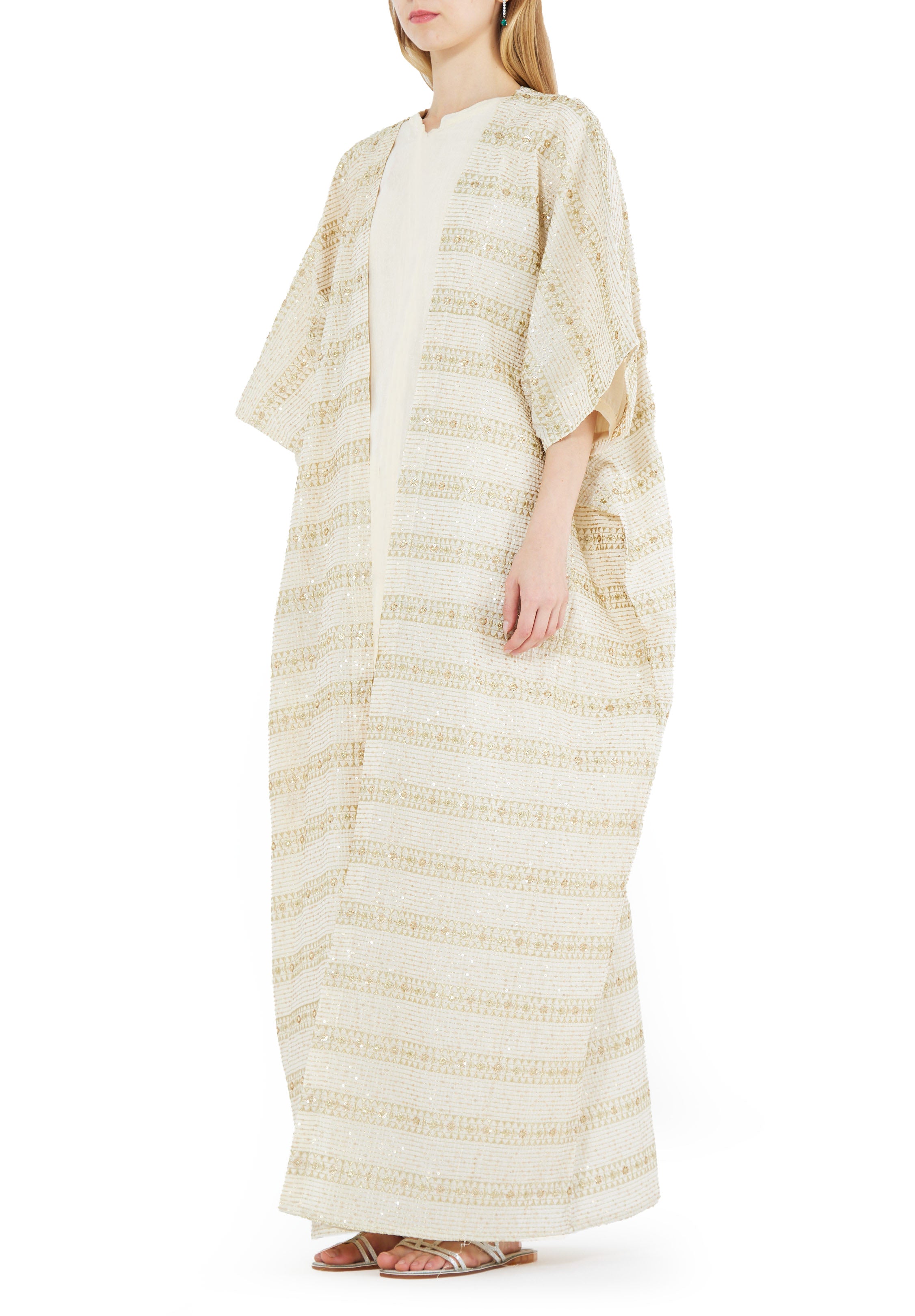 Beautiful Loose fit Jalabya With Round Neckline And Half Sleeves
