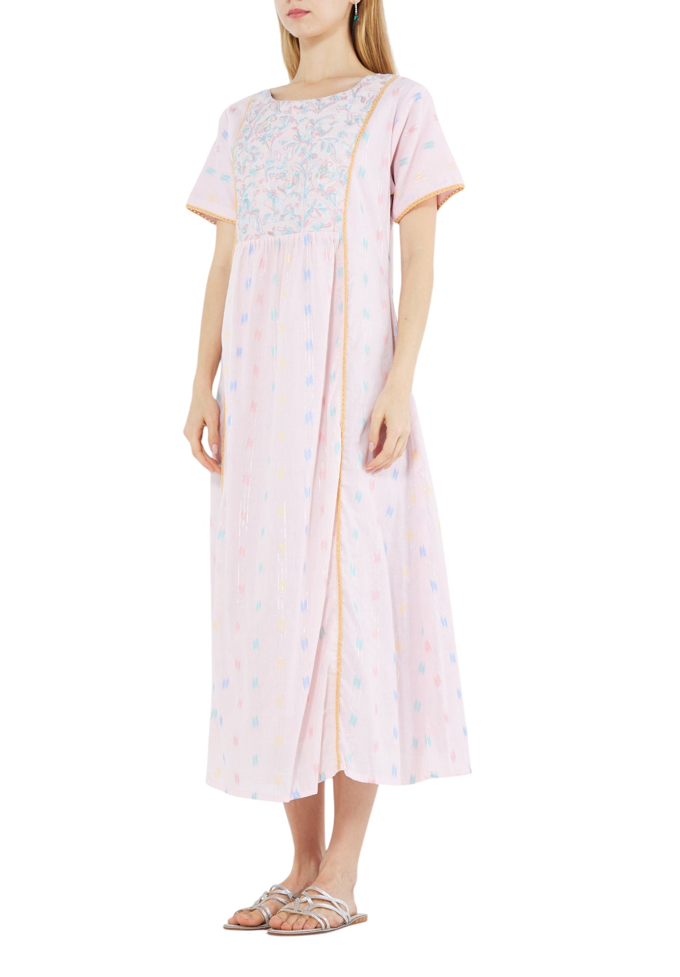 Stunning Embroidered Midi Dress With Round Neckline With Short Sleeves