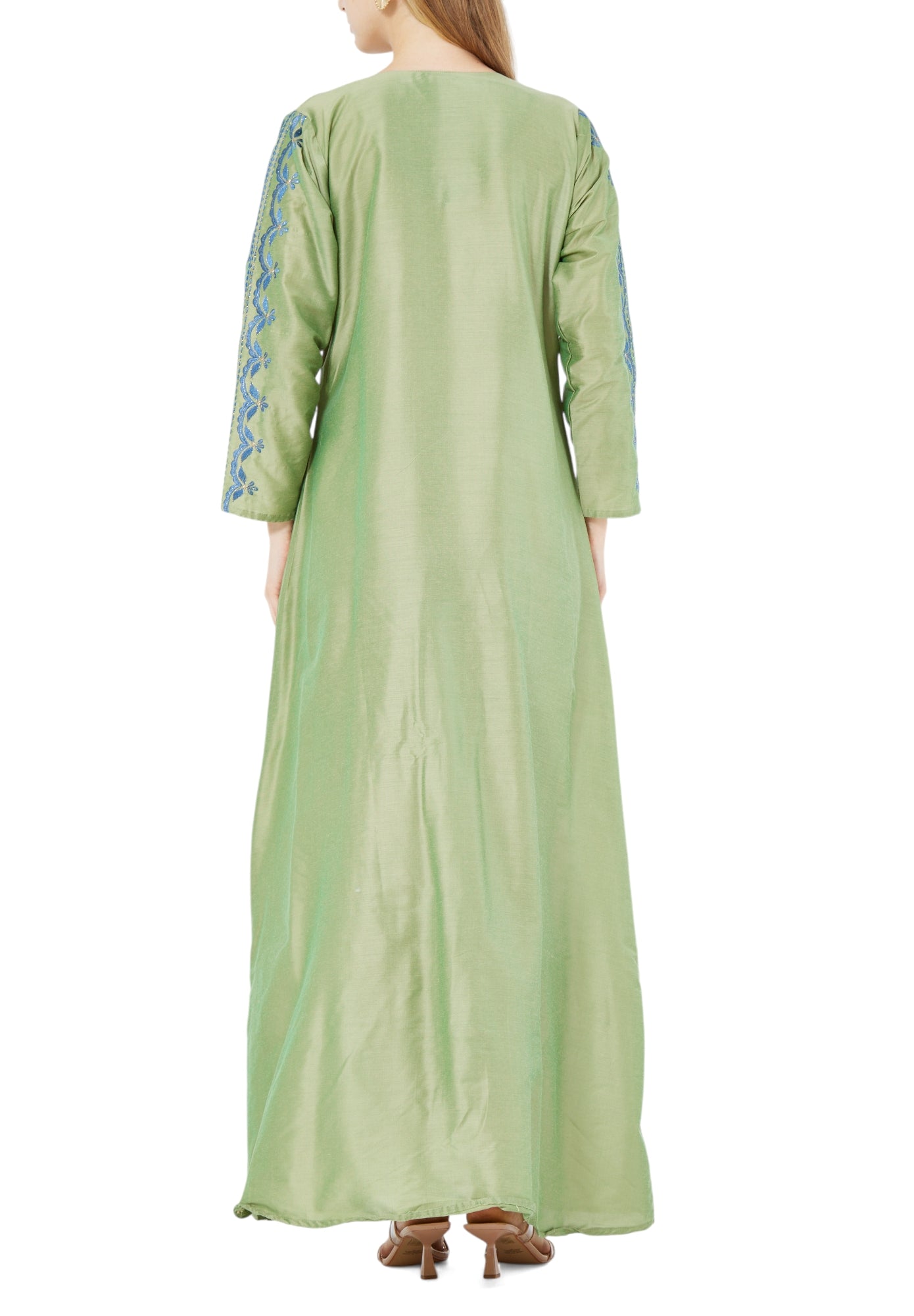 Beautiful Embroidered Taffeta Long Dress With Round Neckline And Long Sleeves