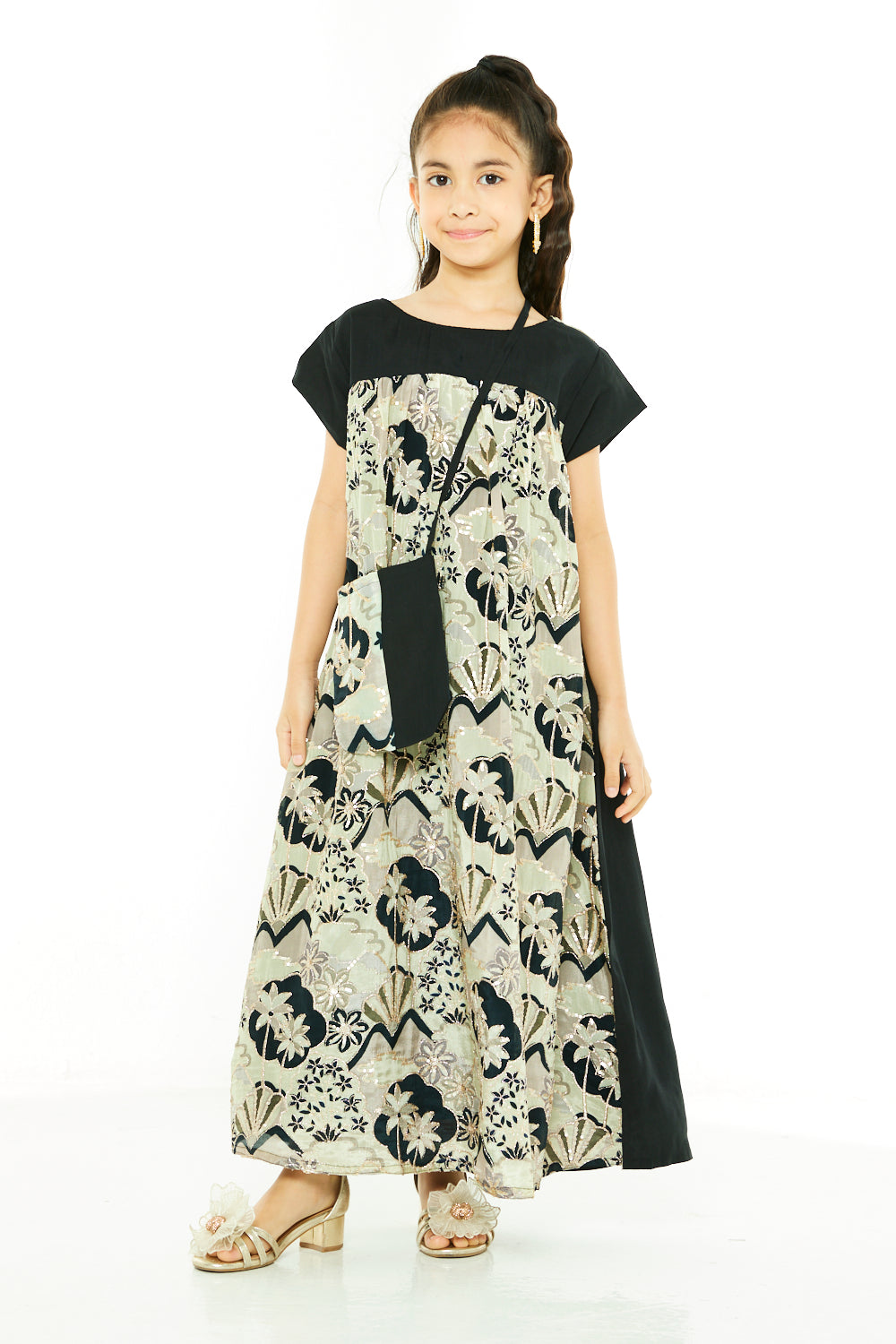 Color-Blocked Floral Motifs Embellished Jalabiya