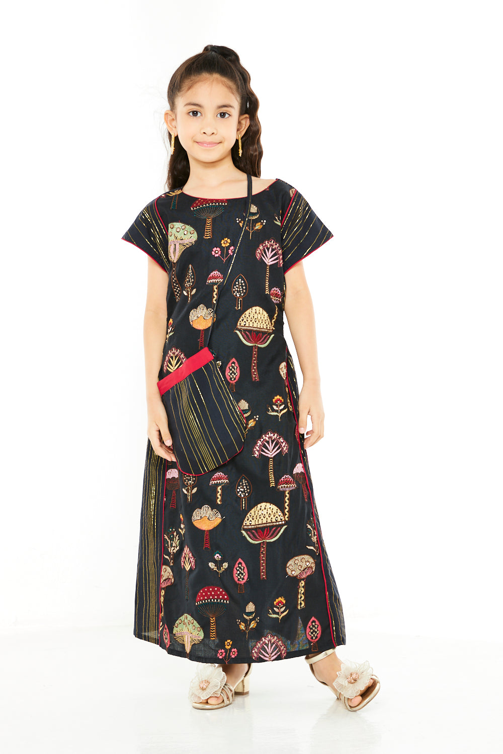 Whimsical Folk Embellished Jalabiya with Crossbody Bag