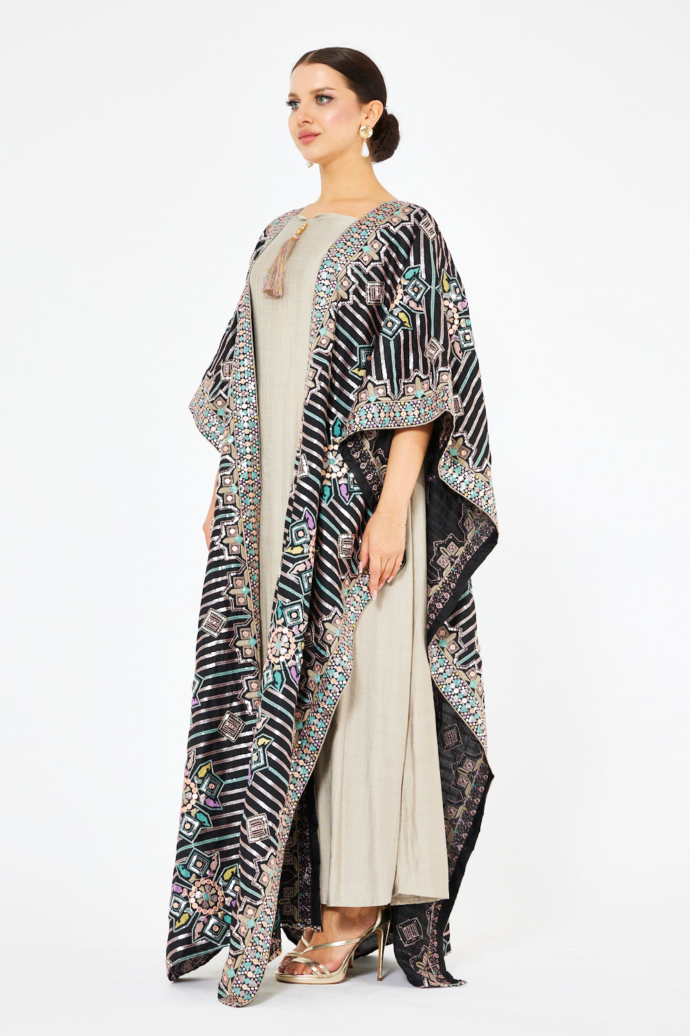 Embroidered Two-Piece Jalabiya Set with Lace-Up Back Detail