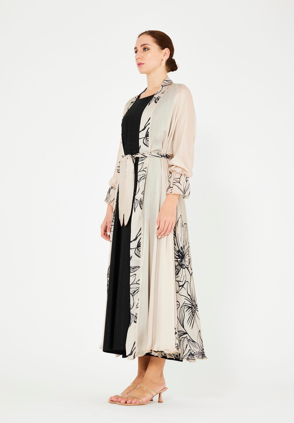 Contrast Floral Printed Bisht & Dress Set