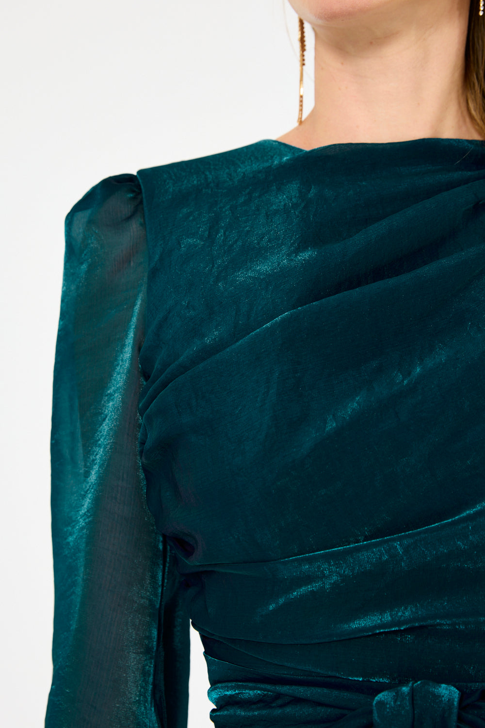 <tc>فستان منحوت بأكمام طويلة مشقوقة</tc>